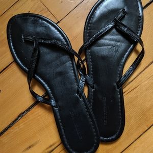 Banana Republic patent leather flip flops